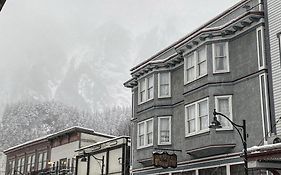 Alaskan Hotel And Bar